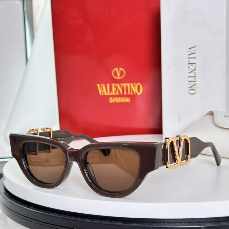 Picture of Valentino Sunglasses _SKUfw71037983fw
